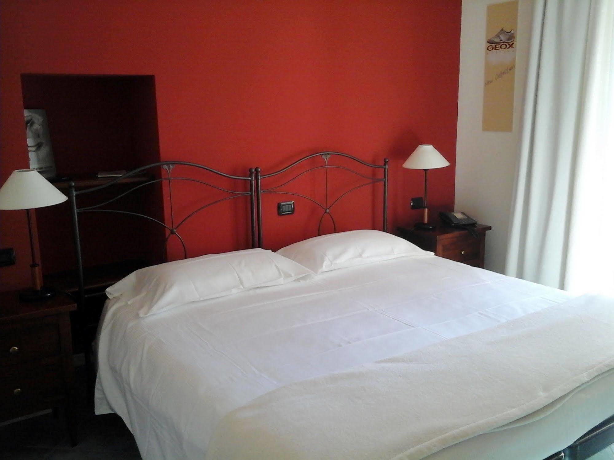 Hotel La Contrada 베르바니아 외부 사진